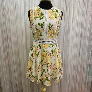 Disney Princess 'Belle' Yellow Floral Fit & Flare Dress Lace Detail Size Medium